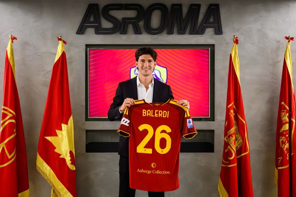 Roma sign Leonardo Balerdi on loan from Olympique Marseille