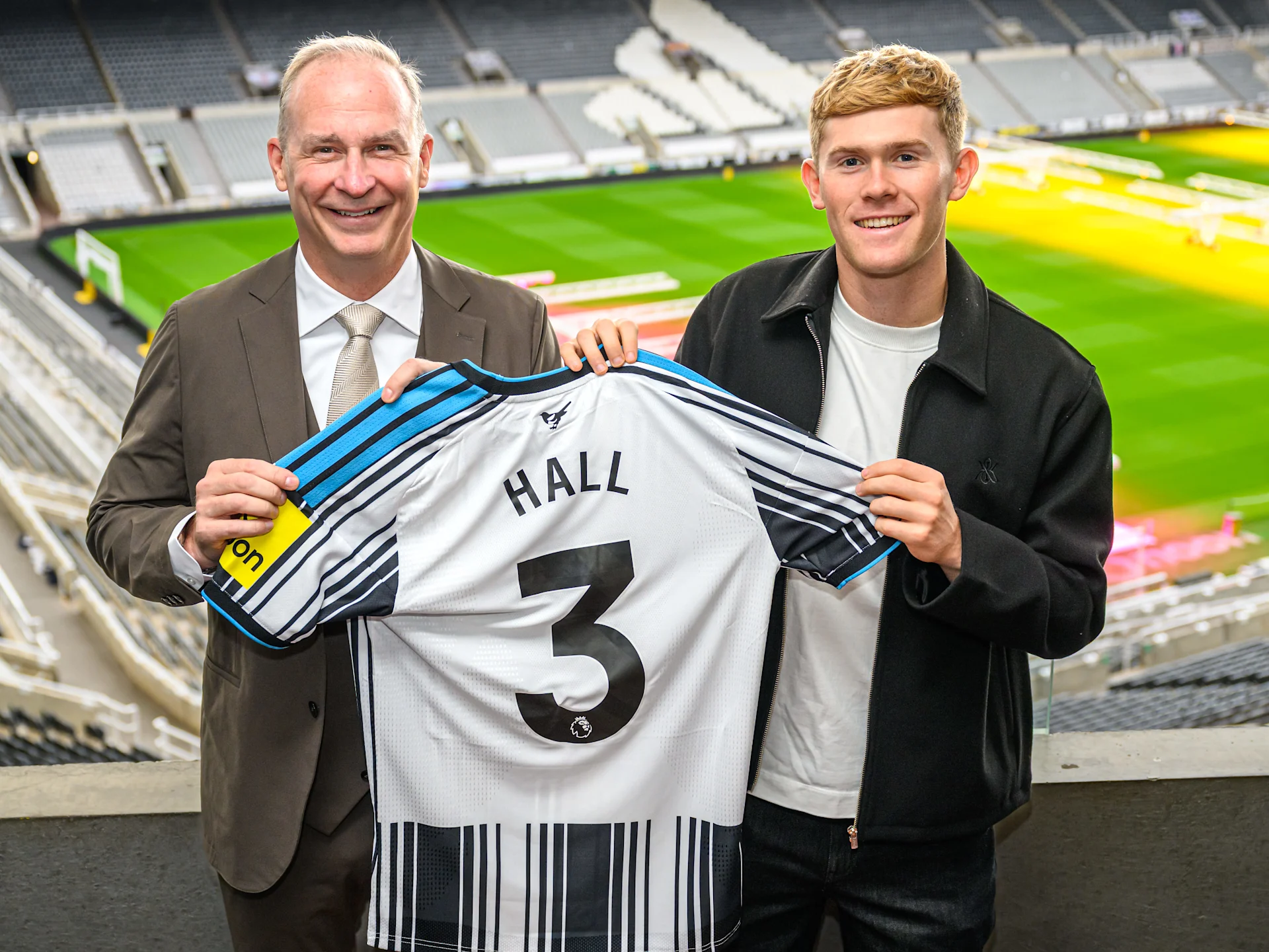 Lewis Hall signs new contract with Newcastle United