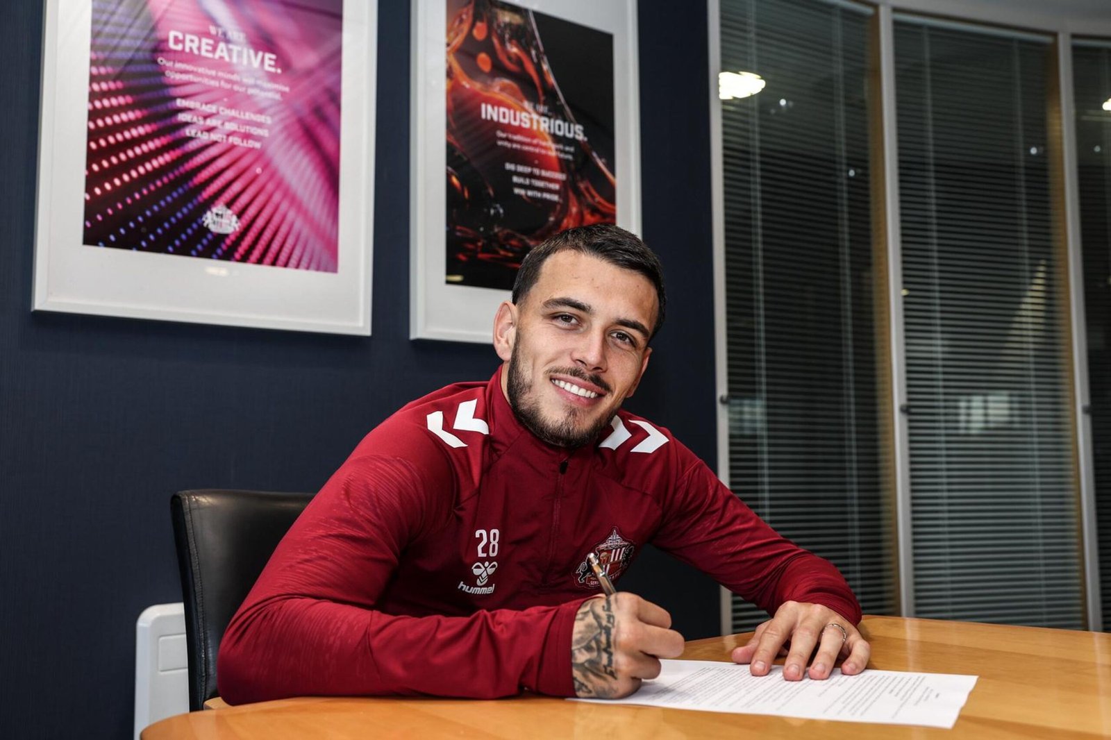 Enzo Le Fée signs Sunderland contract extension until 2031