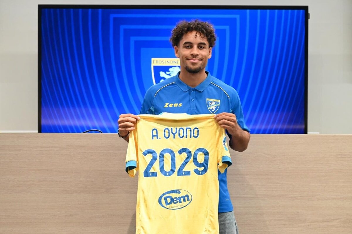 Anthony Oyono commits long-term future to Frosinone until 2029